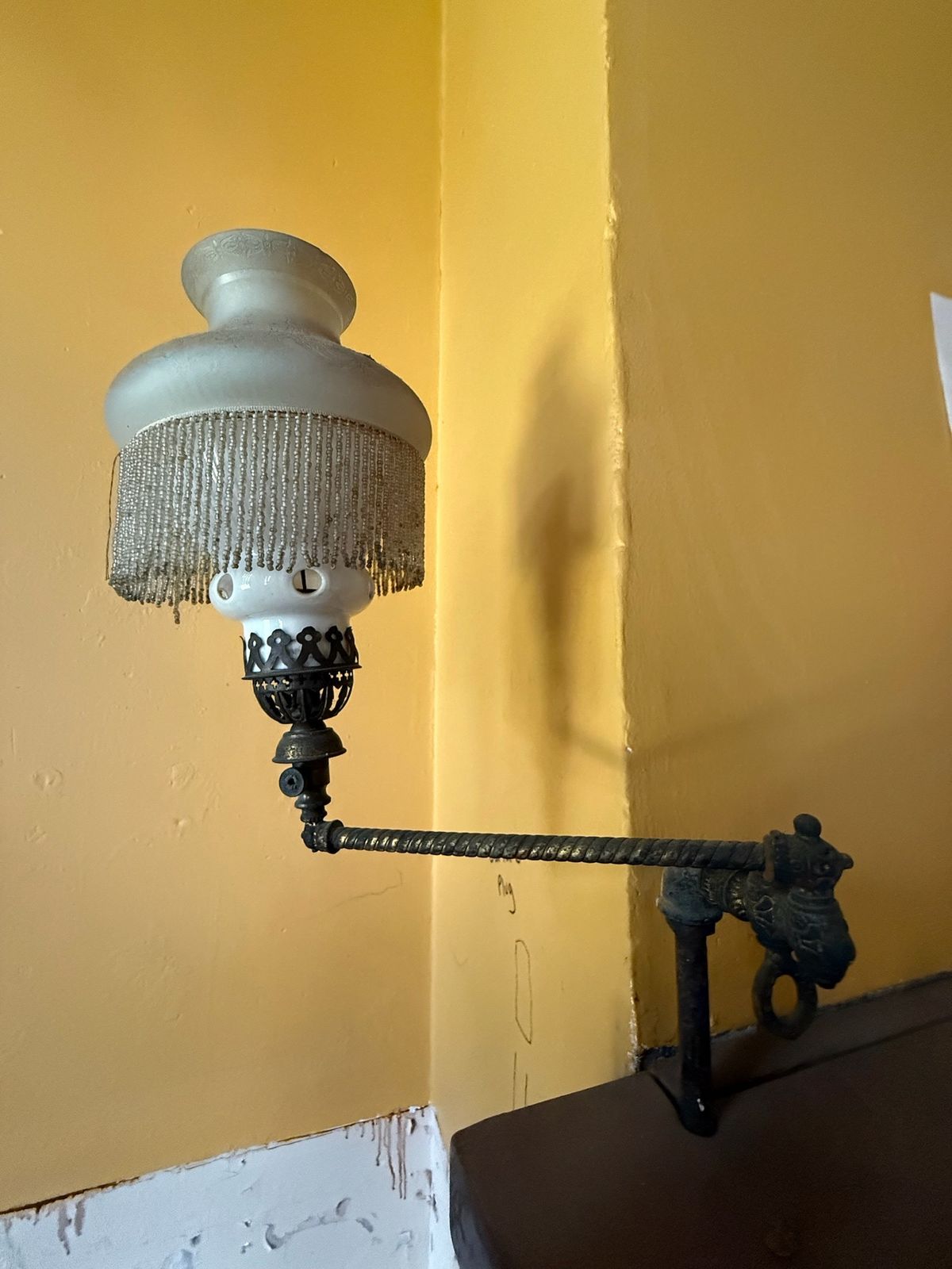 Wall sconce